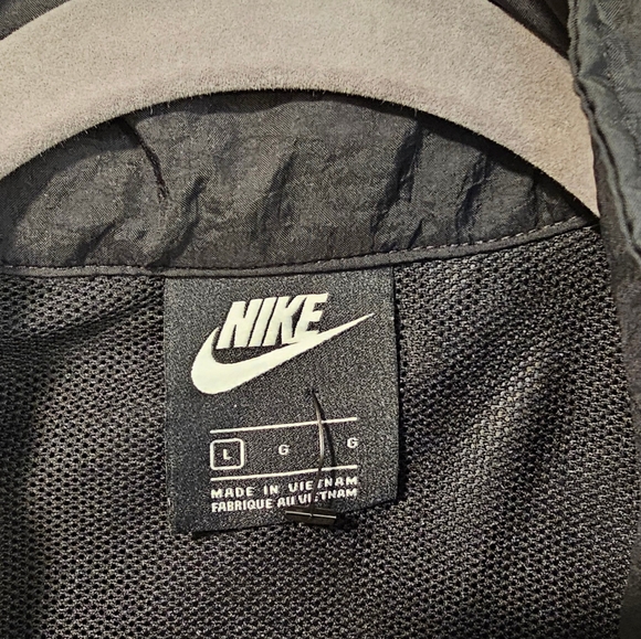 Nike Sportswear Icon Clash Packable Lightweight Jacket women's L. EUC - Picture 13 of 15